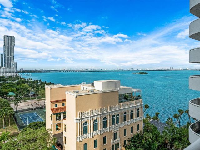 1-bedroom condo for sale in Miami - 1717 N Bayshore Dr A-1439 - MondialRealty