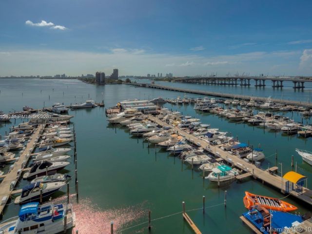 1-bedroom condo for sale in Miami - 1717 N Bayshore Dr A-1439 - MondialRealty