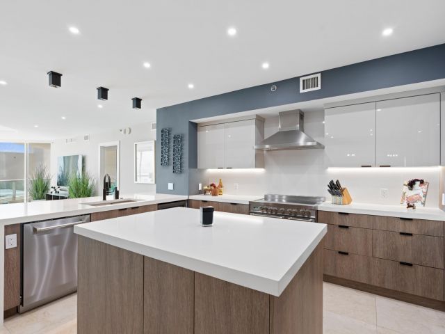 Apartment for sale  Unit #702 - photo 6941807