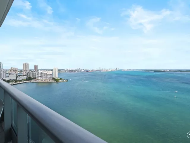 3-bedroom condo for sale in Miami - 1331 Brickell Bay Dr 2907 - MondialRealty