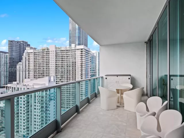 3-bedroom condo for sale in Miami - 1331 Brickell Bay Dr 2907 - MondialRealty
