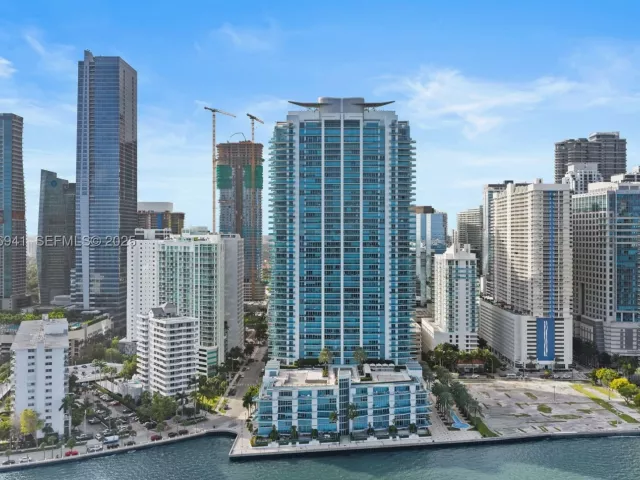 3-bedroom condo for sale in Miami - 1331 Brickell Bay Dr 2907 - MondialRealty