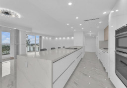 Apartment #25D at Turnberry Isle