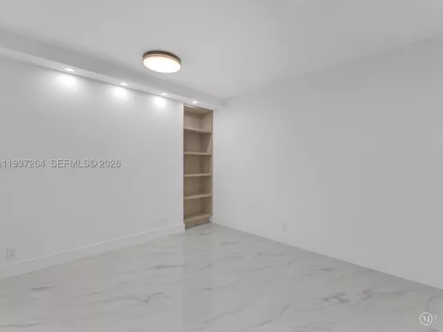 3-bedroom condo for sale in Aventura - 19707 Turnberry way 25D - MondialRealty
