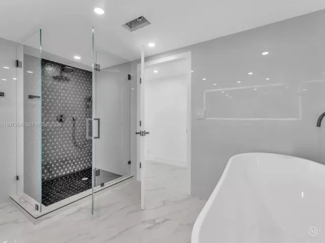 Apartment for sale  Unit #25D - photo 6942289