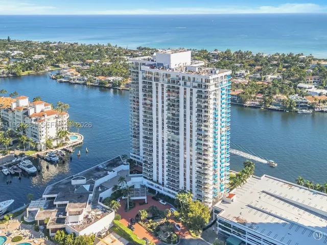 3-bedroom condo for sale in Aventura - 19707 Turnberry way 25D - MondialRealty