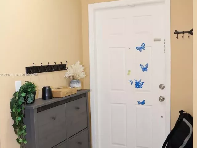 3-bedroom home for sale in Pembroke Pines - 20816 NW 2nd St - MondialRealty