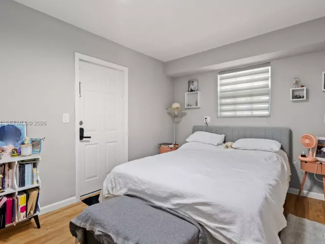 4-bedroom home for sale in Hallandale Beach - 1016 NE 4th Ct - MondialRealty