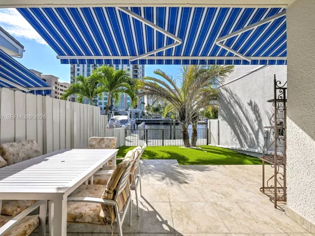 4-bedroom home for sale in Sunny Isles Beach - 310 Poinciana Dr 802 - MondialRealty