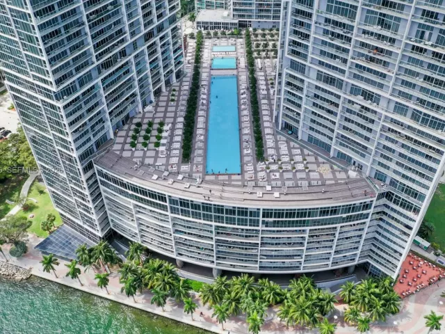 2-bedroom condo for sale in Miami - 495 Brickell Ave 5205 - MondialRealty