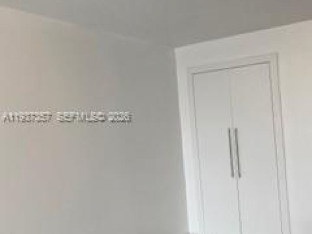 1-bedroom condo for rent in Miami - 1717 N Bayshore Dr A-3542 - MondialRealty