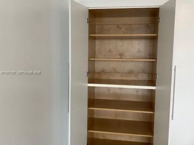 1-bedroom condo for rent in Miami - 1717 N Bayshore Dr A-3542 - MondialRealty