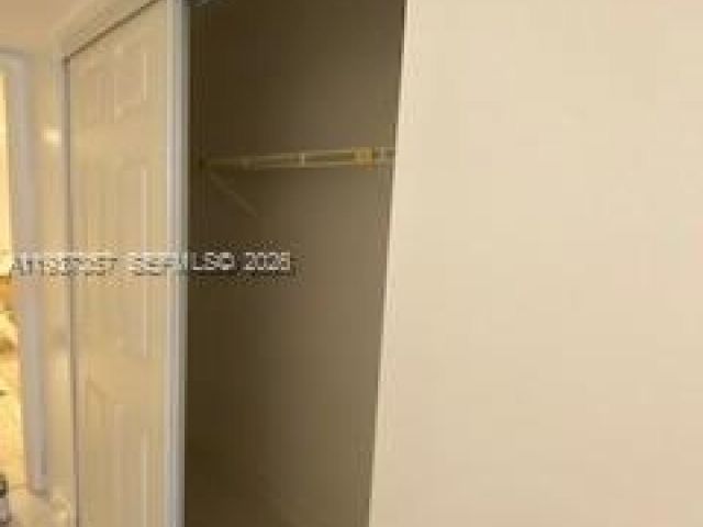 1-bedroom condo for rent in Miami - 1717 N Bayshore Dr A-3542 - MondialRealty