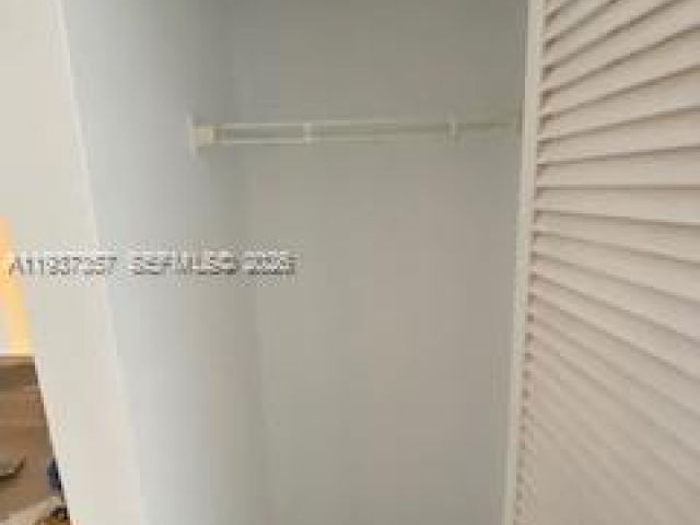 1-bedroom condo for rent in Miami - 1717 N Bayshore Dr A-3542 - MondialRealty