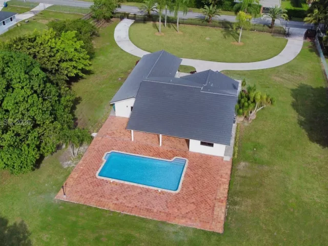 4-bedroom home for sale in Homestead - 21360 SW 236th St - MondialRealty