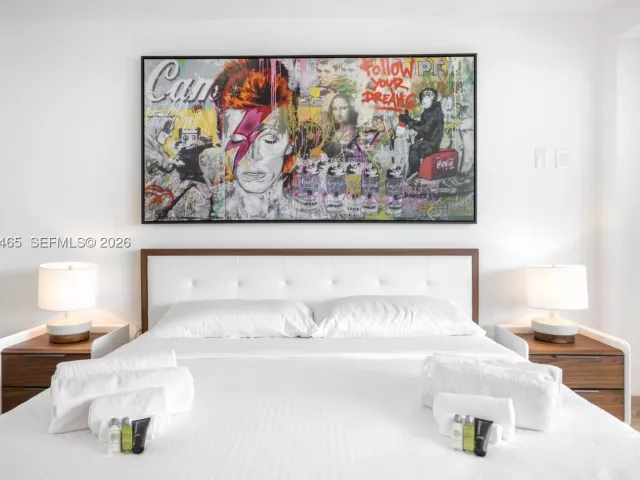 4-bedroom condo for sale in Miami Beach - 5225 Collins Ave 1221 - MondialRealty