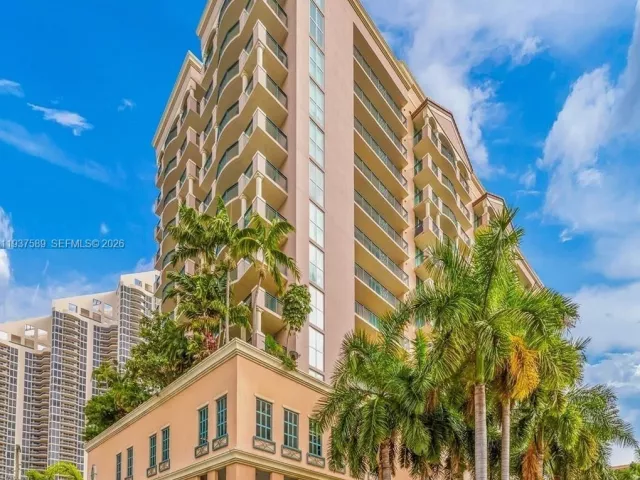 3-bedroom condo for rent in Sunny Isles Beach - 17555 Atlantic Blvd 607 - MondialRealty