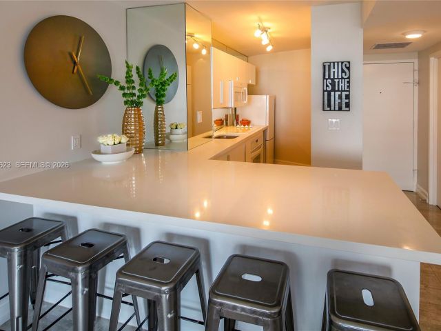 Apartment for rent  Unit #617 - photo 6952008