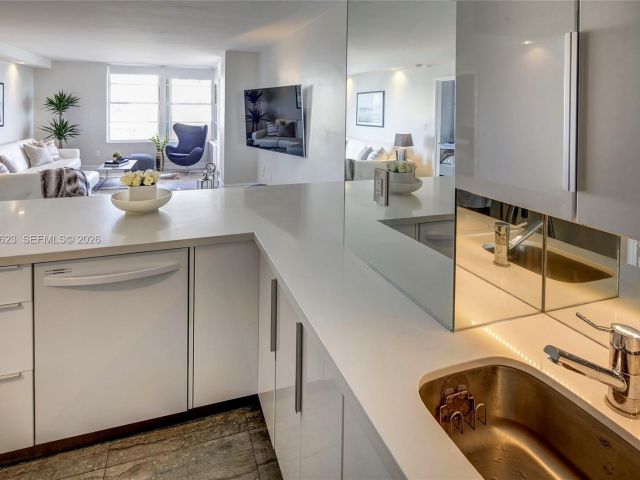 Apartment for rent  Unit #617 - photo 6952009