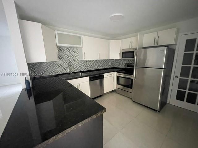 3-bedroom home for rent in Miami - 11490 SW 148 CT 0 - MondialRealty