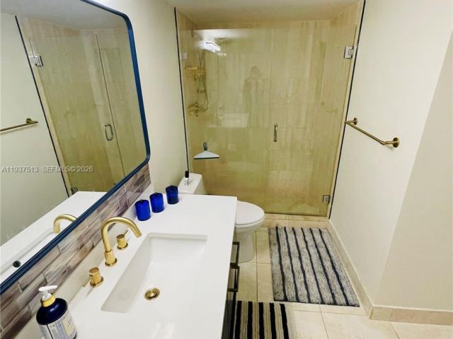 2-bedroom condo for rent in Aventura - 3600 Mystic Pointe Dr 1710 - MondialRealty