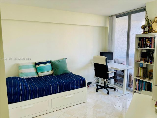 2-bedroom condo for rent in Aventura - 3600 Mystic Pointe Dr 1710 - MondialRealty