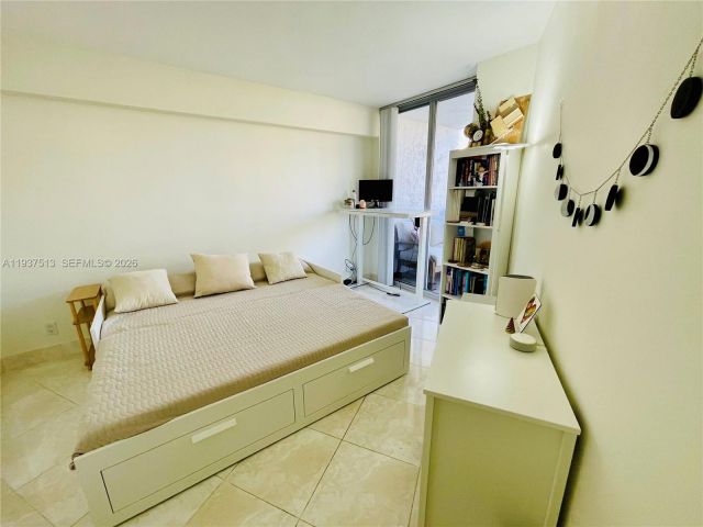 2-bedroom condo for rent in Aventura - 3600 Mystic Pointe Dr 1710 - MondialRealty