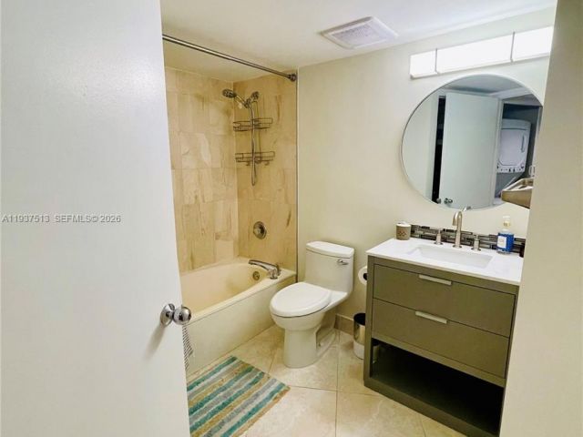 2-bedroom condo for rent in Aventura - 3600 Mystic Pointe Dr 1710 - MondialRealty