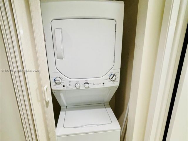 2-bedroom condo for rent in Aventura - 3600 Mystic Pointe Dr 1710 - MondialRealty