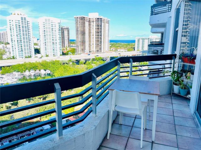 2-bedroom condo for rent in Aventura - 3600 Mystic Pointe Dr 1710 - MondialRealty