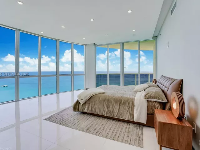 3-bedroom condo for sale in Sunny Isles Beach - 15901 Collins Ave 2701 - MondialRealty