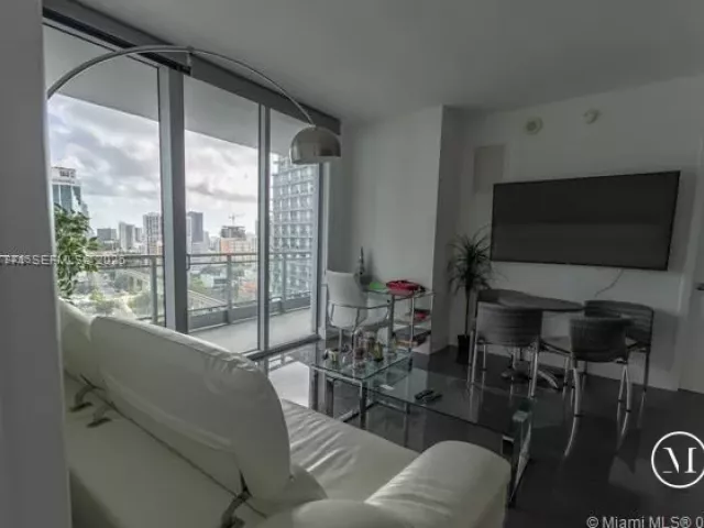 2-bedroom condo for rent in Miami - 92 SW 3rd St 1802 - MondialRealty