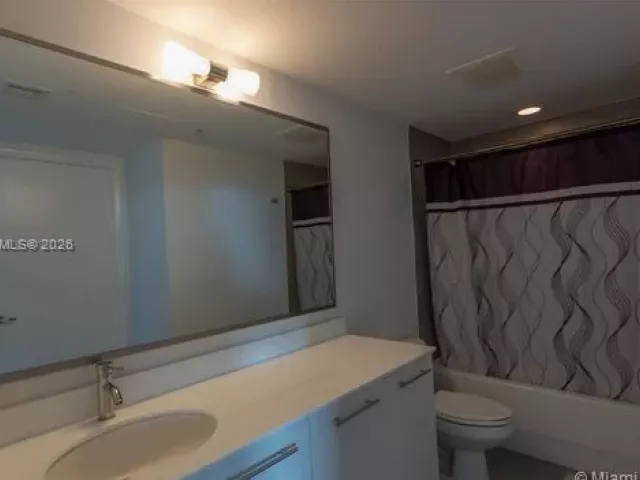 2-bedroom condo for rent in Miami - 92 SW 3rd St 1802 - MondialRealty