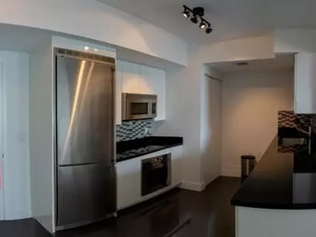 2-bedroom condo for rent in Miami - 92 SW 3rd St 1802 - MondialRealty