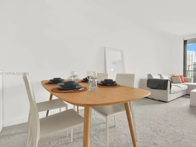 1-bedroom condo for sale in Miami - 45 SW 9th St 1609 - MondialRealty