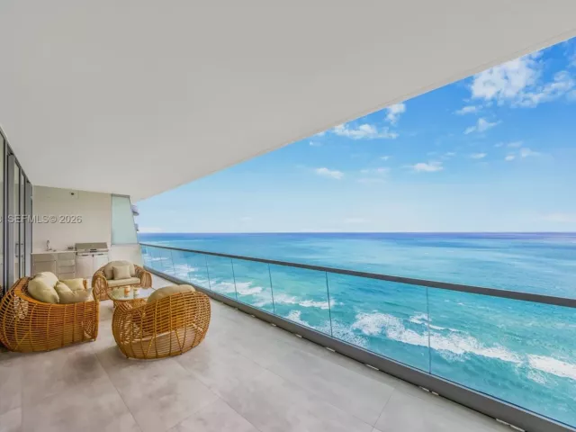 3-bedroom condo for sale in Sunny Isles Beach - 18501 Collins Ave 2502 - MondialRealty