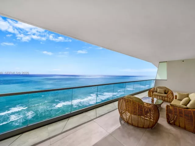3-bedroom condo for sale in Sunny Isles Beach - 18501 Collins Ave 2502 - MondialRealty