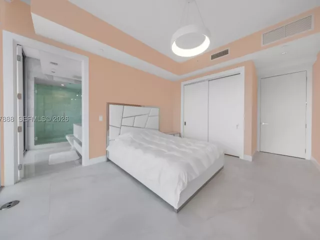 3-bedroom condo for sale in Sunny Isles Beach - 18501 Collins Ave 2502 - MondialRealty