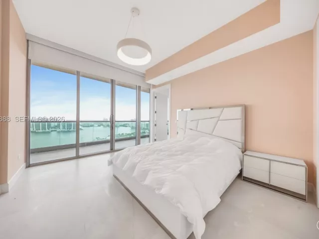 3-bedroom condo for sale in Sunny Isles Beach - 18501 Collins Ave 2502 - MondialRealty