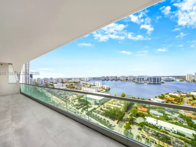 3-bedroom condo for sale in Sunny Isles Beach - 18501 Collins Ave 2502 - MondialRealty