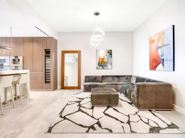 3-bedroom condo for sale in Sunny Isles Beach - 18501 Collins Ave 2502 - MondialRealty