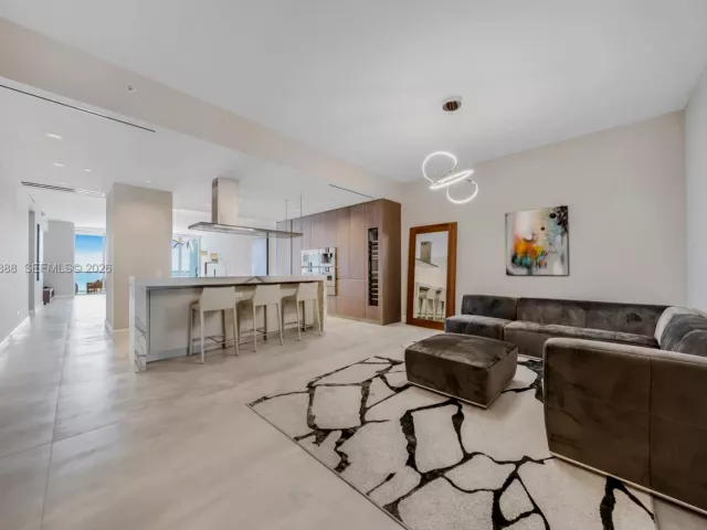 3-bedroom condo for sale in Sunny Isles Beach - 18501 Collins Ave 2502 - MondialRealty