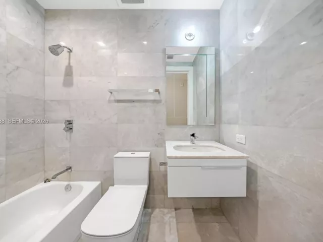 3-bedroom condo for sale in Sunny Isles Beach - 18501 Collins Ave 2502 - MondialRealty