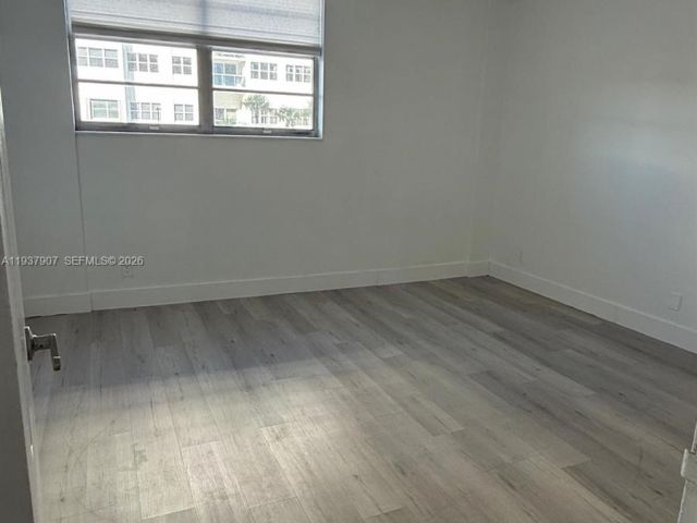 1-bedroom condo for sale in Hollywood - 3001 S Ocean Dr 107 - MondialRealty