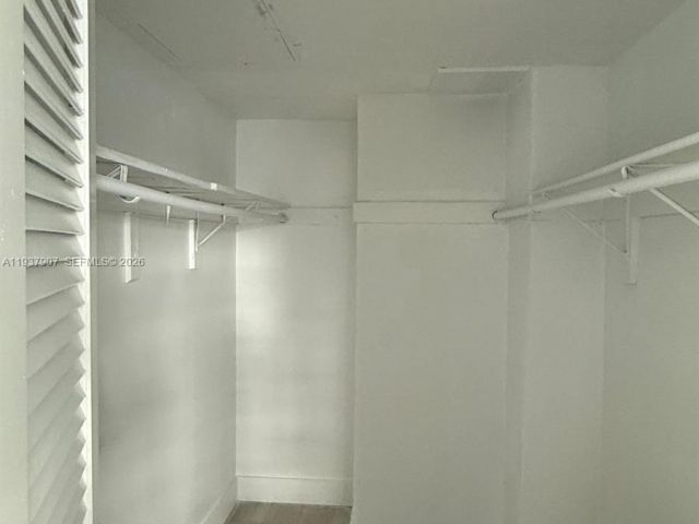 1-bedroom condo for sale in Hollywood - 3001 S Ocean Dr 107 - MondialRealty