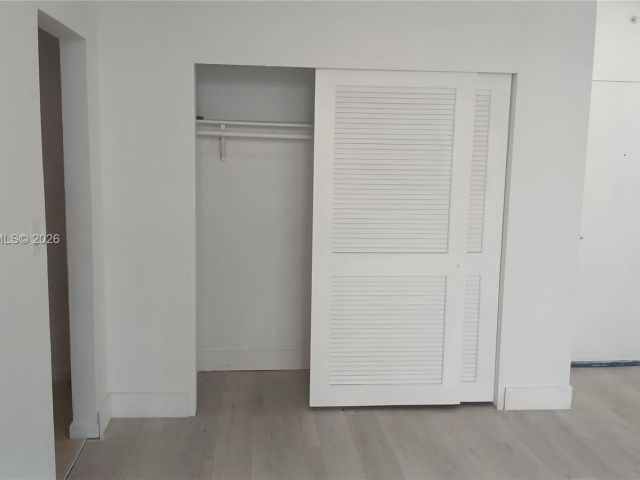 1-bedroom condo for sale in Hollywood - 3001 S Ocean Dr 107 - MondialRealty