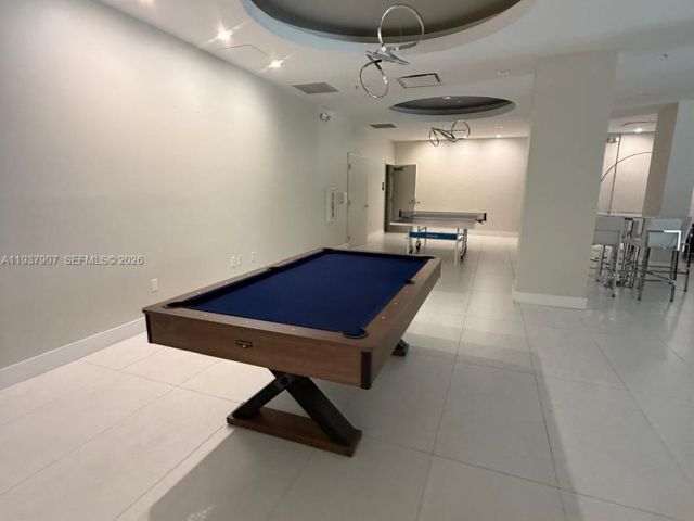 1-bedroom condo for sale in Hollywood - 3001 S Ocean Dr 107 - MondialRealty