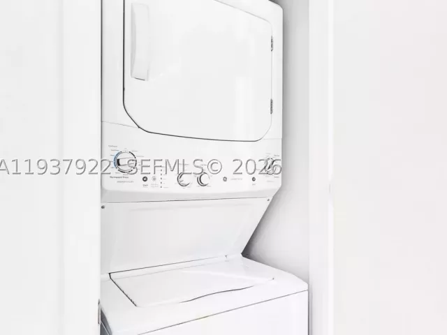 2-bedroom condo for sale in Miami - 480 NE 31st St 1705 - MondialRealty