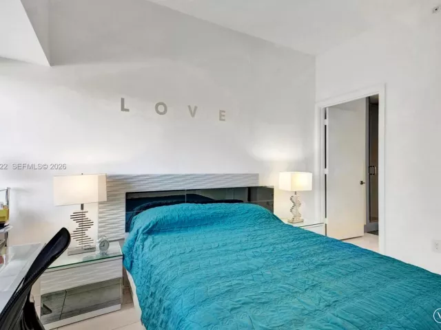 2-bedroom condo for sale in Miami - 480 NE 31st St 1705 - MondialRealty