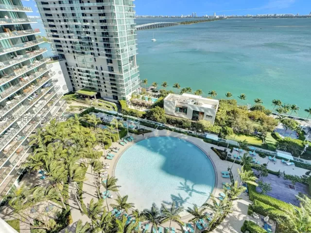 2-bedroom condo for sale in Miami - 480 NE 31st St 1705 - MondialRealty